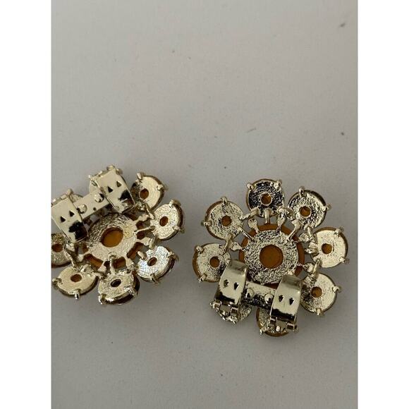 Vintage Women's Silver Rhinestone Rosette Stone Clip-on Earrings - Picture 11 of 13